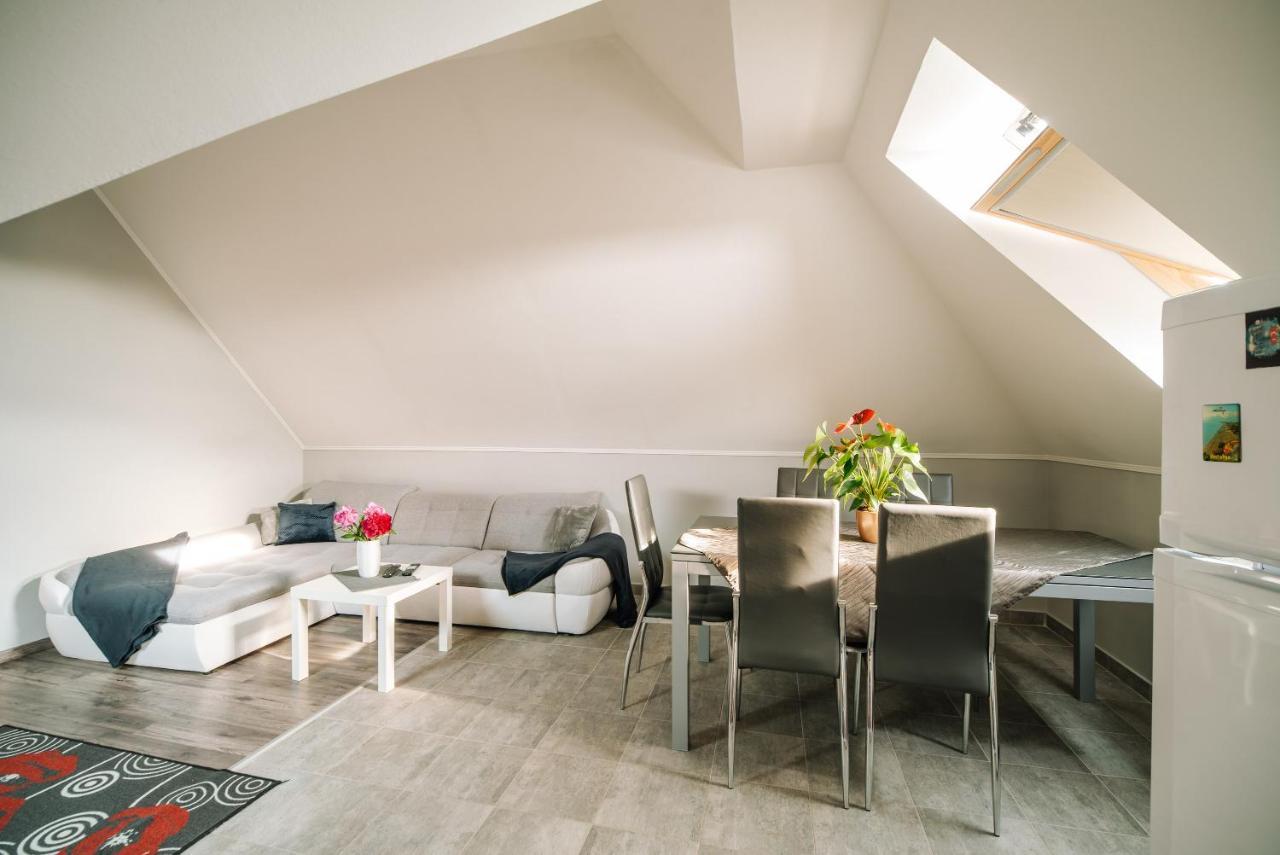 Buzavirag Apartman ケストヘイ エクステリア 写真