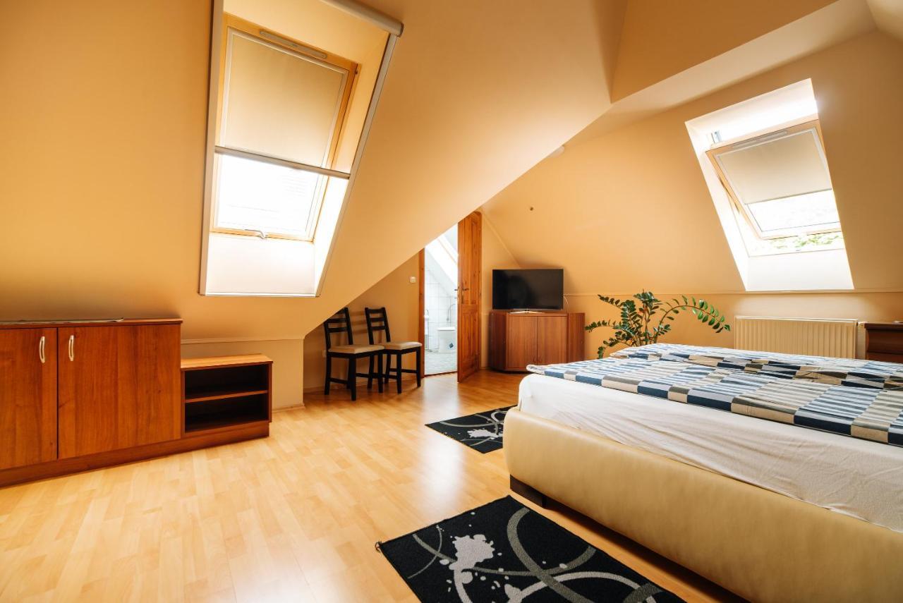 Buzavirag Apartman ケストヘイ エクステリア 写真